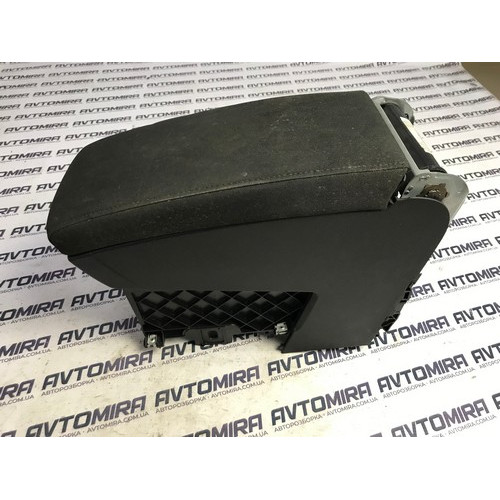 Подлокотник VW Volkswagen Passat B7 2010- 3C0864207